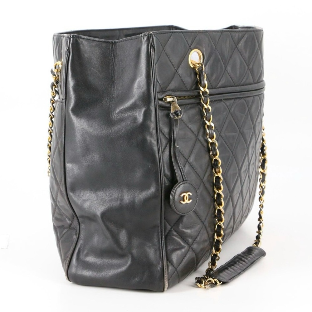 CHANEL Shoulder Black in Quilted Lambskin with Interwoven Chain Strap - Picture 4 of 14